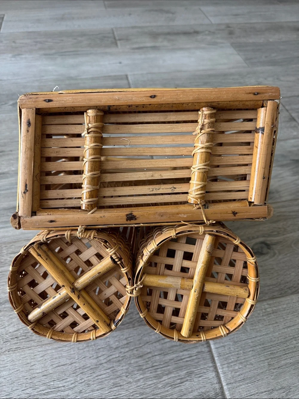 Natural Brown Wicker/Bamboo Picnic Basket with Wine or Bottle holders